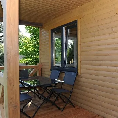 Letniskowe Oliwia 아파트 오스트로보